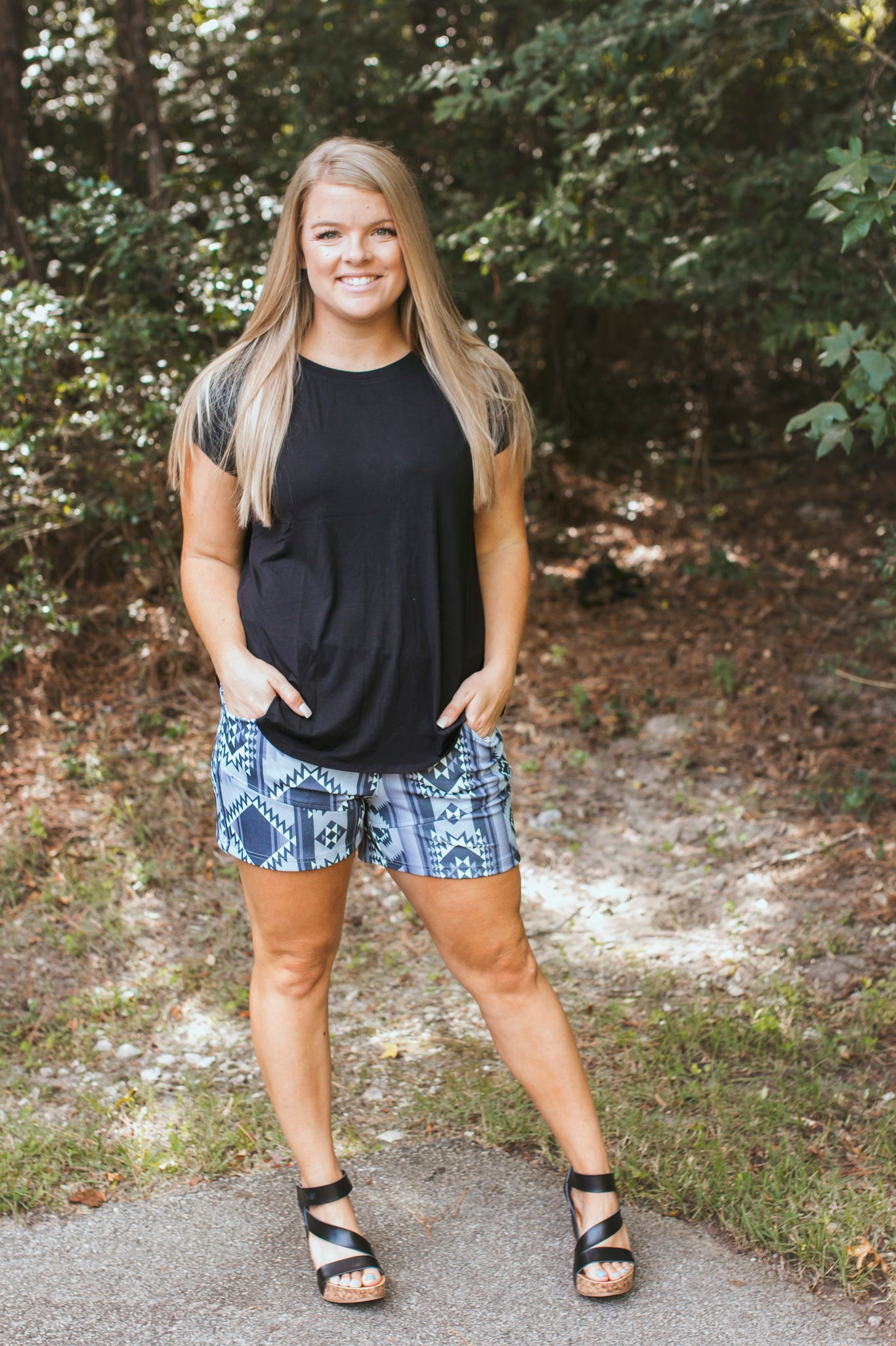 The Jinks Basic Top (Black)