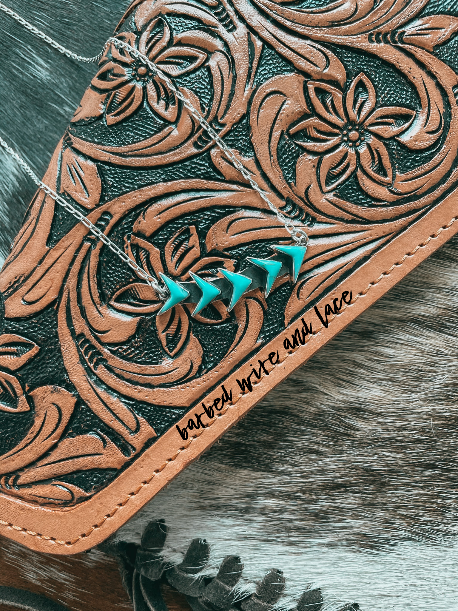 Wynona Arrow Necklace (Turquoise)
