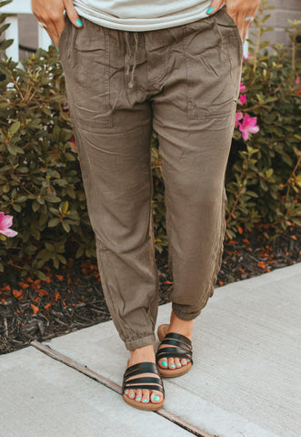 Mineral Washed Joggers (Olive)