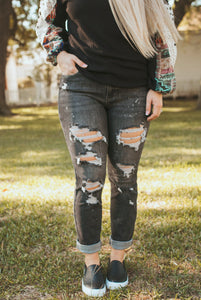 Averi Lane Bleached Jeans (Black)